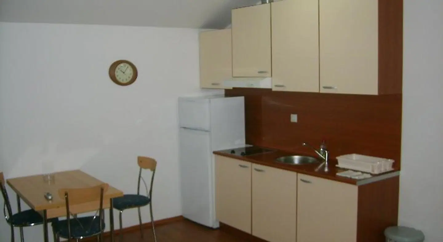 Lyon Apartments ROOM_EXAMPLE