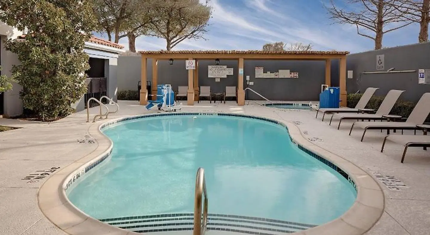Courtyard by Marriott Fort Worth I-30 West Near NAS JRB OUTDOOR_POOL