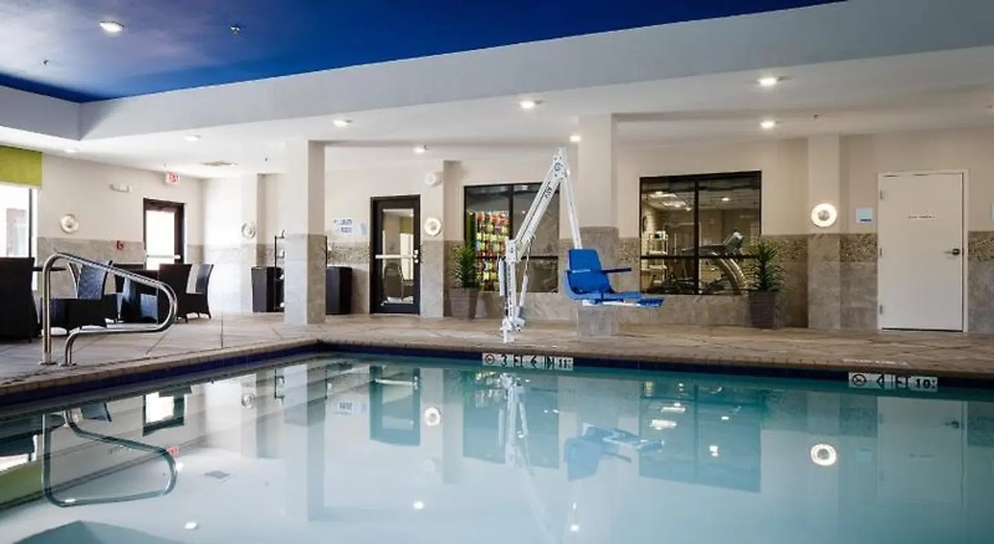 Holiday Inn Express & Suites El Reno by IHG Hallenbad