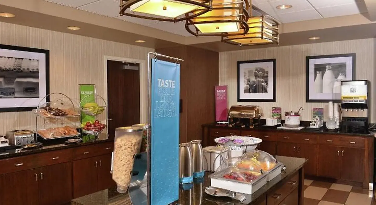 Hampton Inn Springfield-Southeast Restaurant
