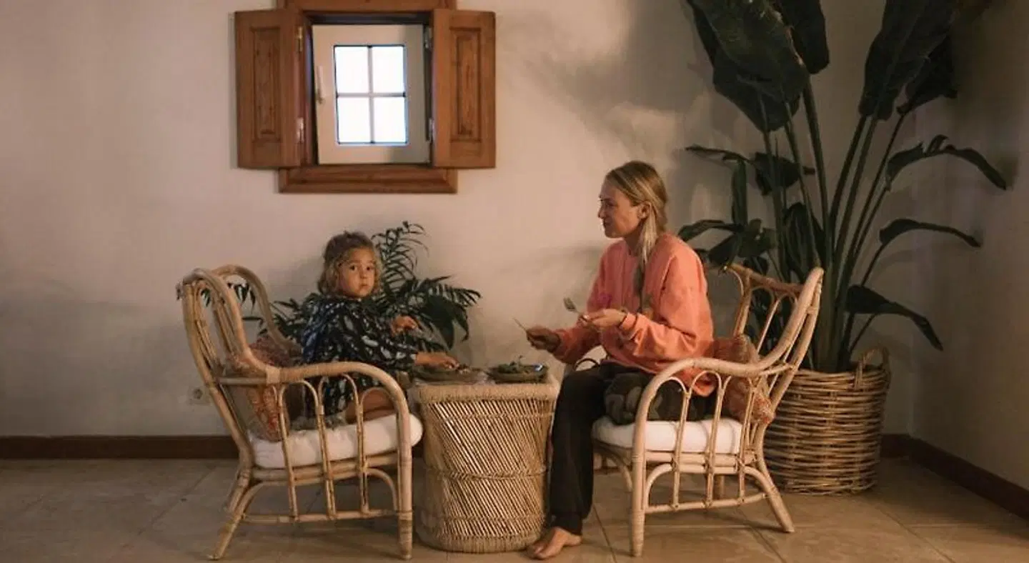 Dreamsea Surf Guest House PEOPLE