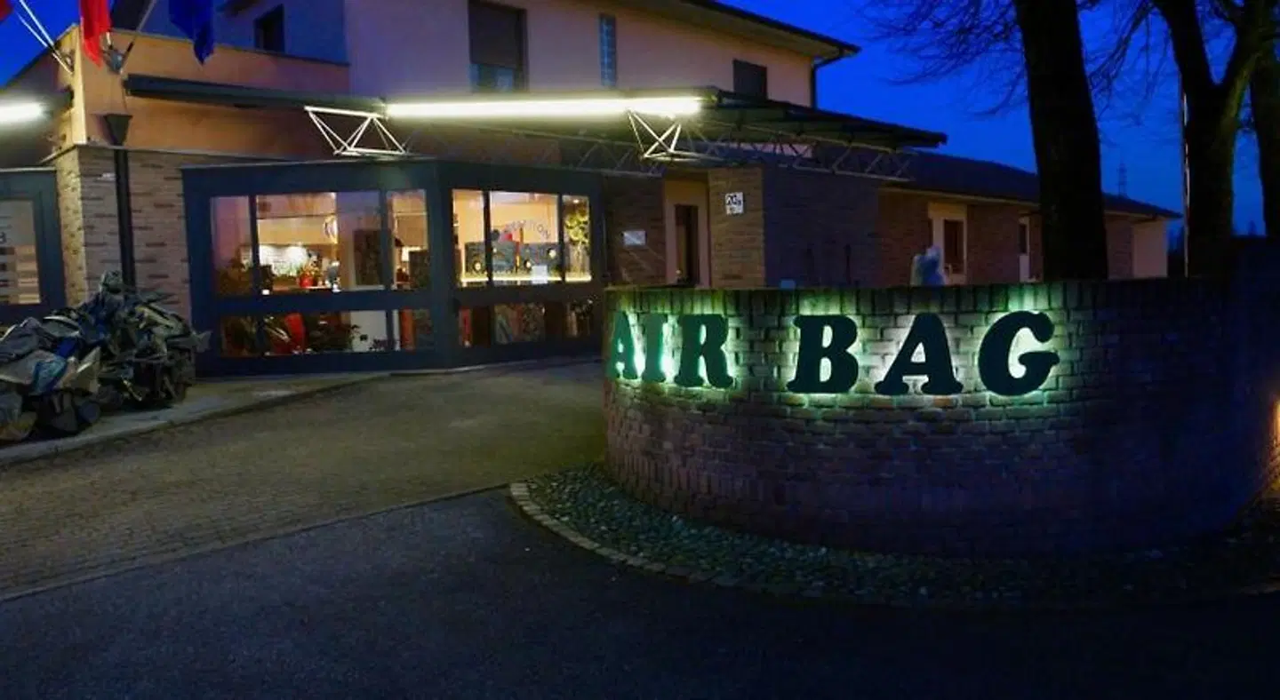 Hotel Air Bag EXTERIOR