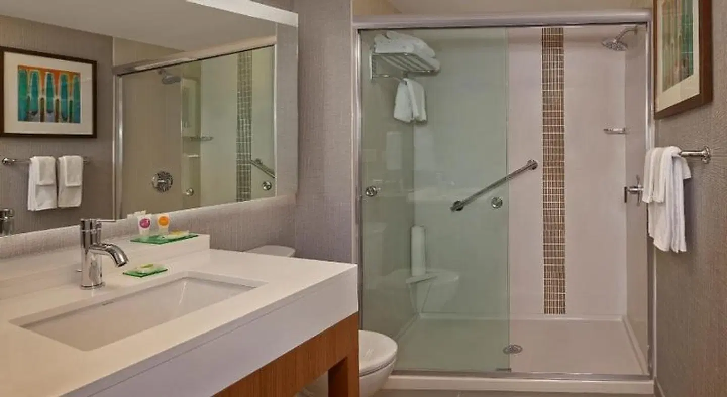 Hyatt Place Chapel Hill Badezimmer