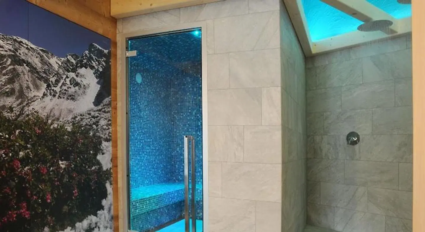 TOURING HOTEL & SPA Badezimmer