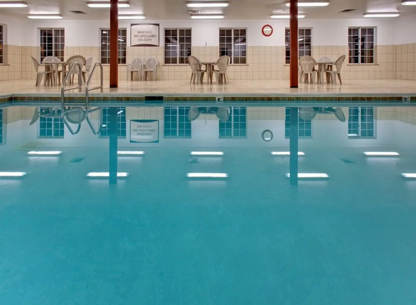 Staybridge Suites Rockford by IHG Hallenbad
