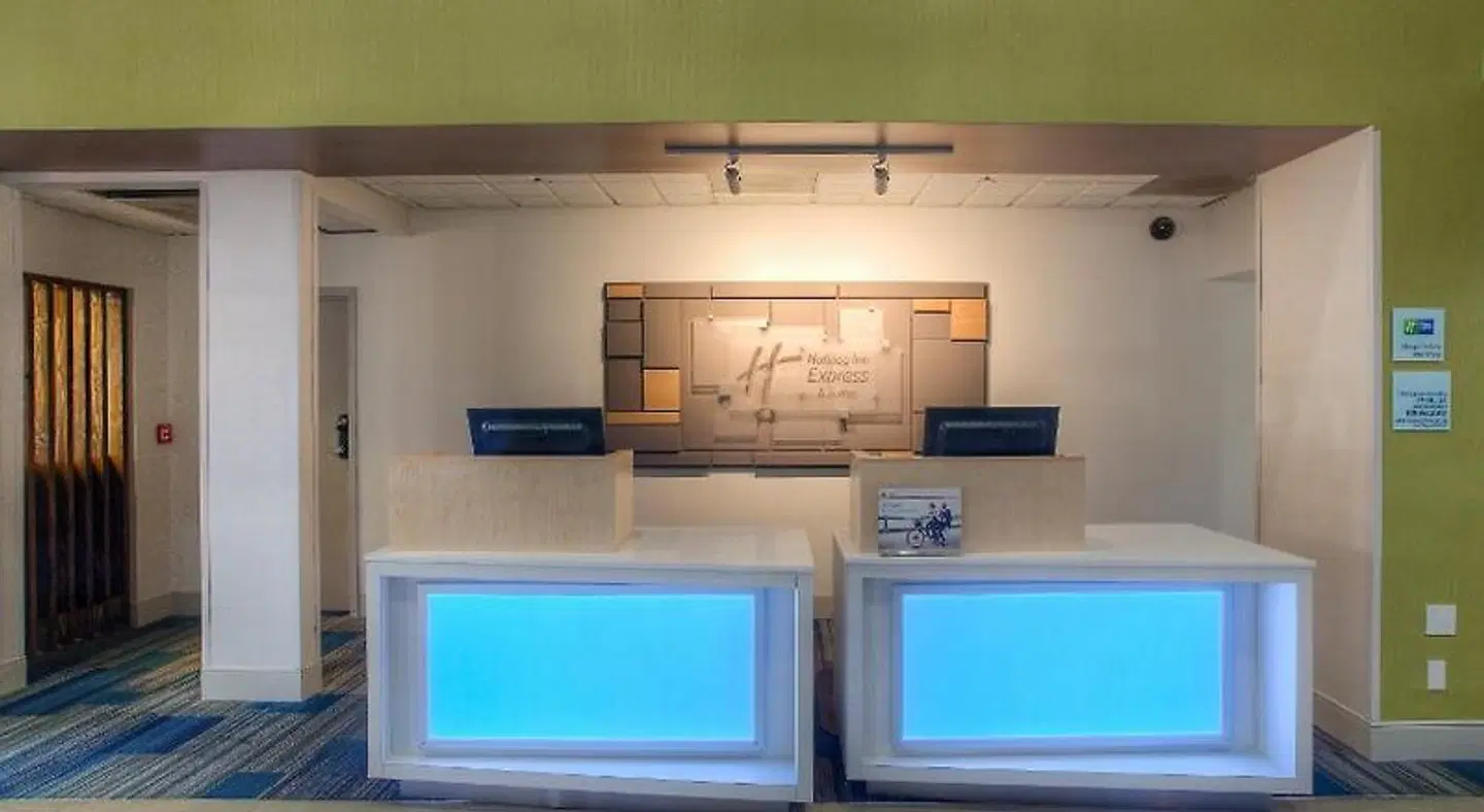 Holiday Inn Express & Suites Tempe by IHG Hallenbad
