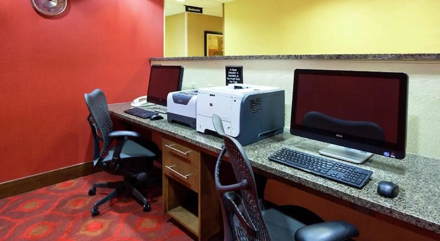 Hampton Inn Rockford ROOM_EXAMPLE