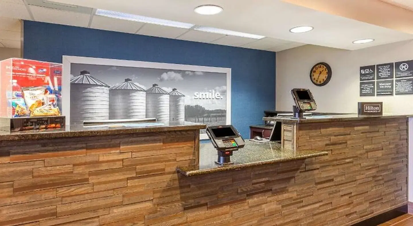 Hampton Inn Cedar Rapids LOUNGE_LOBBY