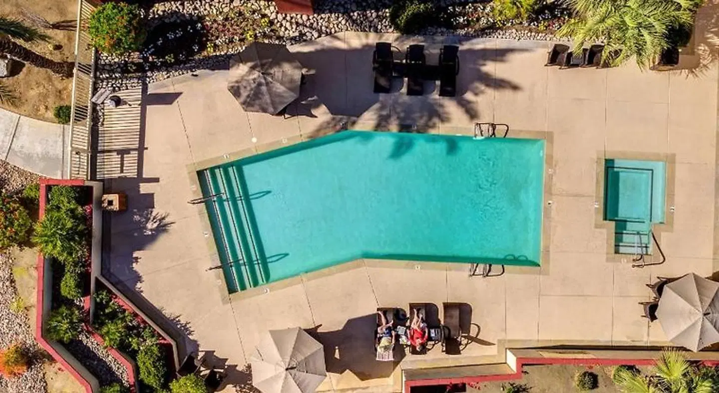 Hampton Inn & Suites Palm Desert OUTDOOR_POOL