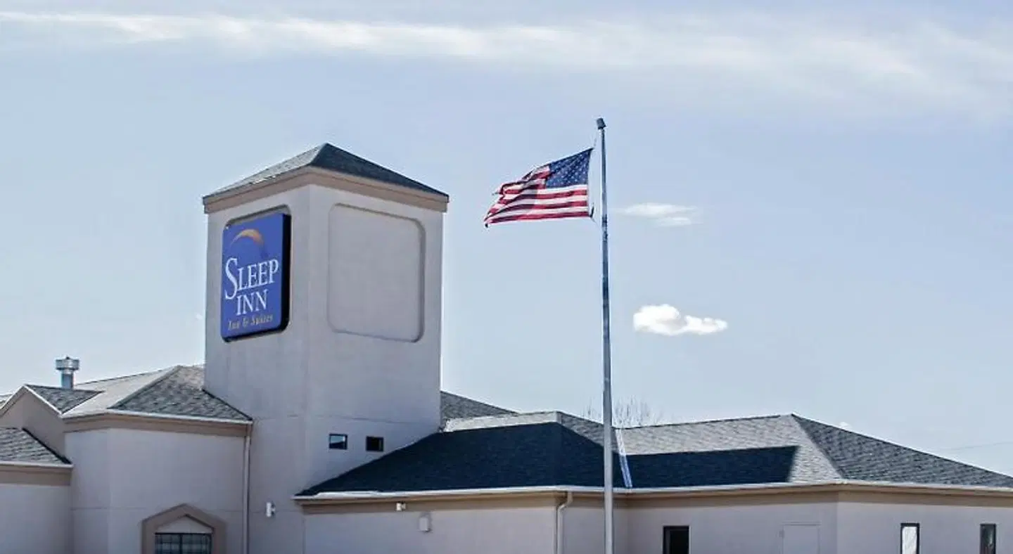 Sleep Inn & Suites EXTERIOR