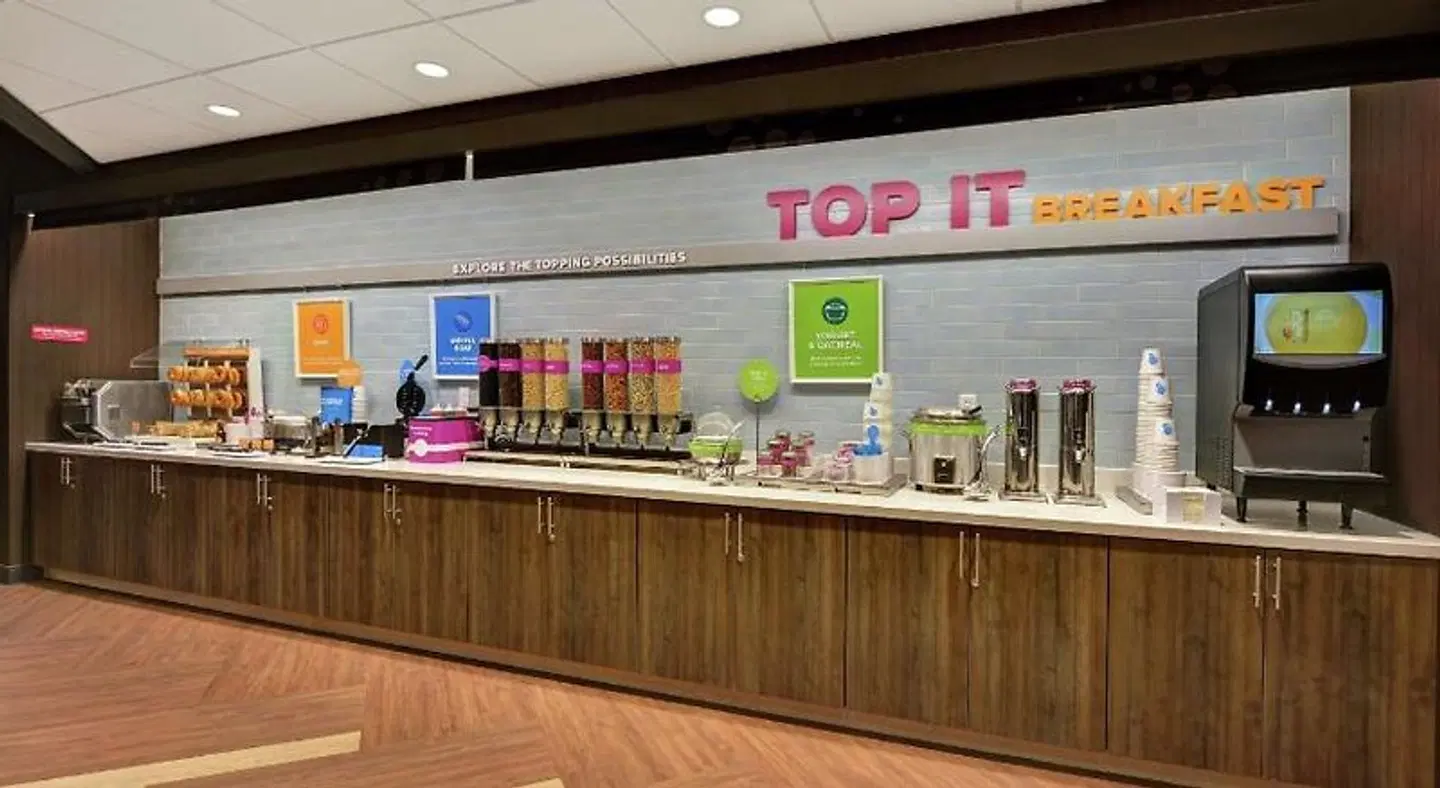 Tru by Hilton Springfield Downtown Bar