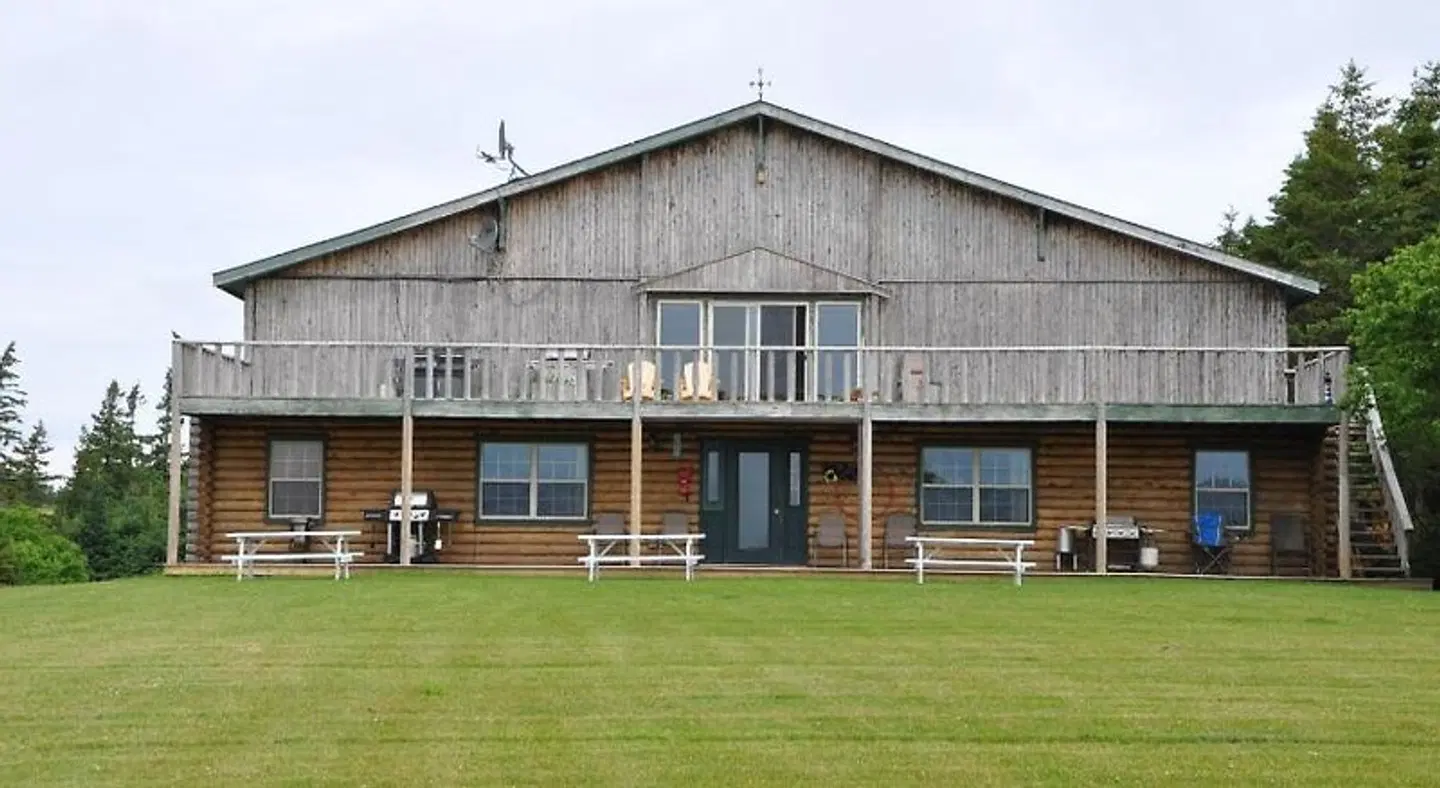 Powley's Wild Goose Lodge EXTERIOR