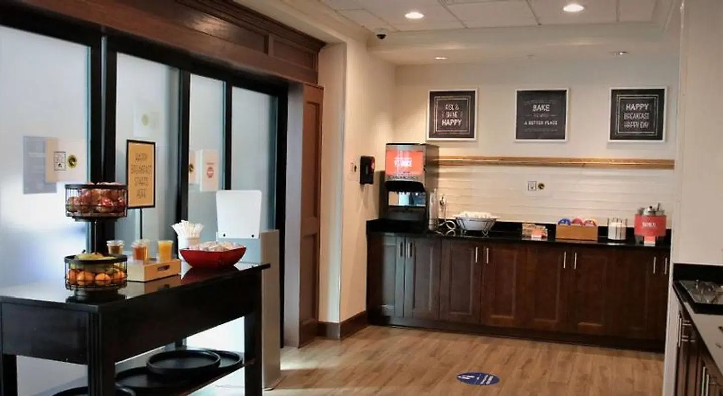 Hampton Inn & Suites Jacksonville - Beach Boulevard/Mayo Clinic Area ROOM_EXAMPLE