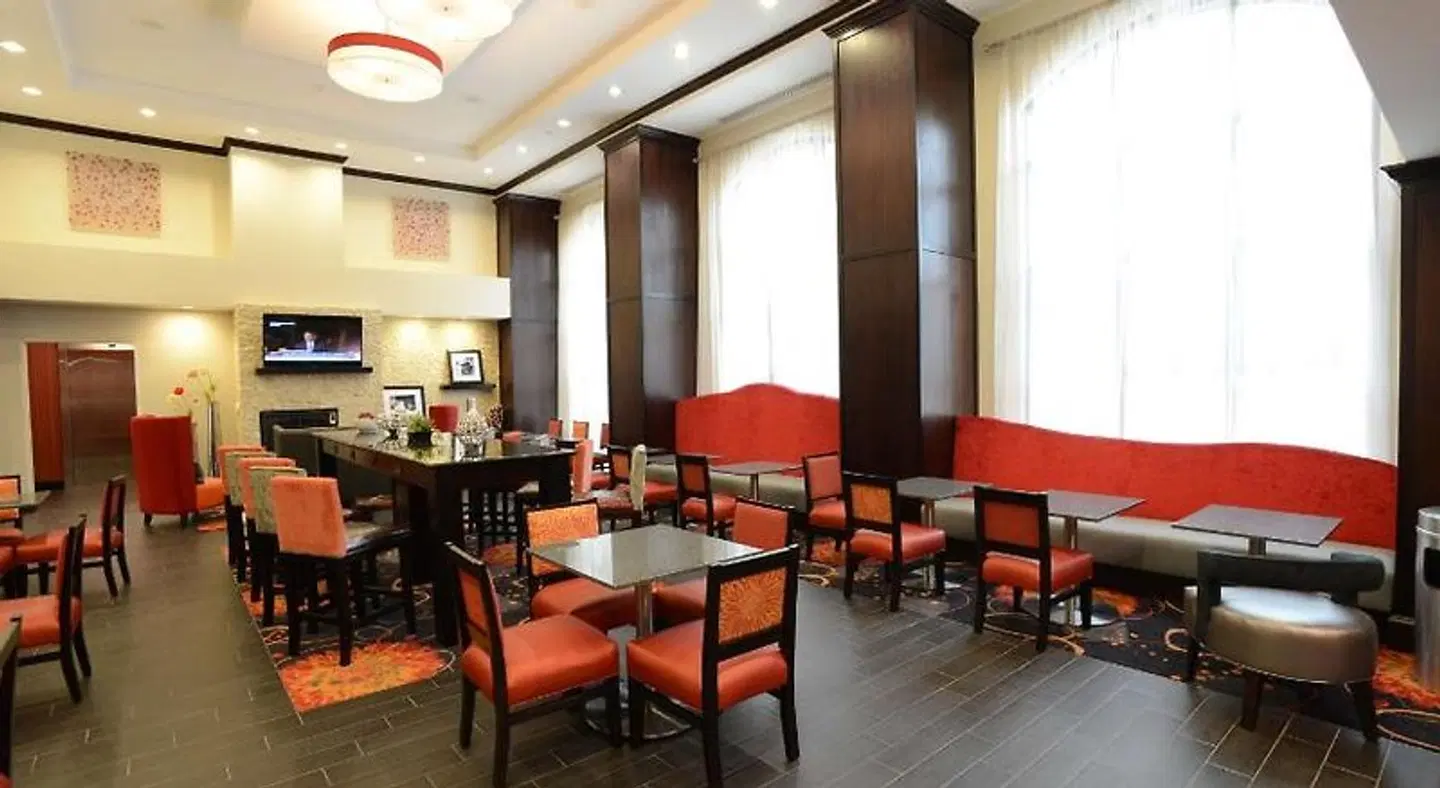 Hampton Inn & Suites Albany At Albany Mall LOUNGE_LOBBY