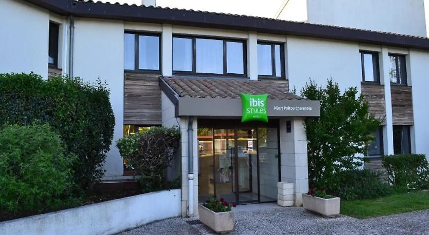 ibis Styles Niort Poitou Charentes EXTERIOR