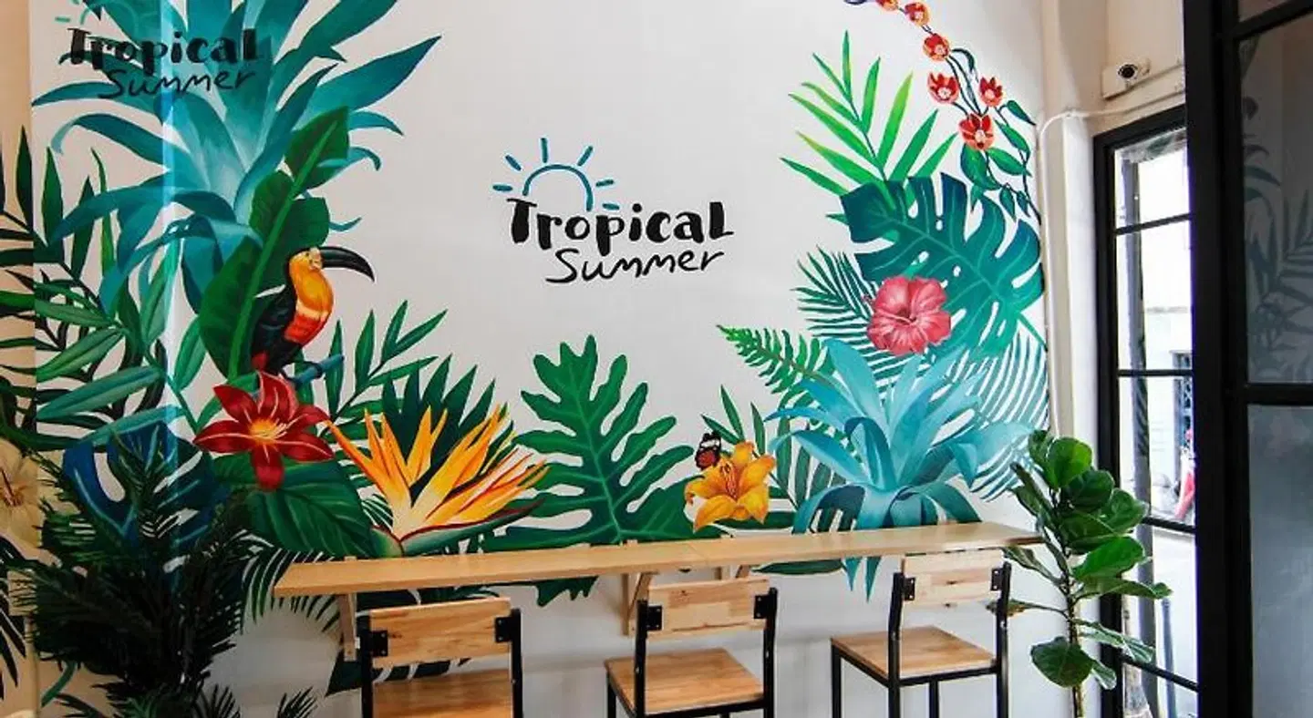 Tropical Summer Hostel Bar