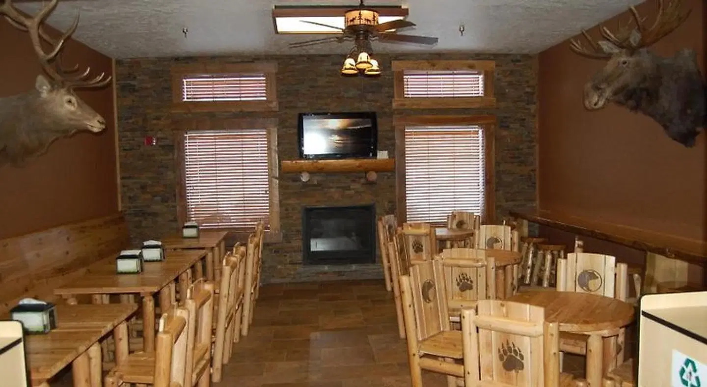 Kelly Inn West Yellowstone Bar