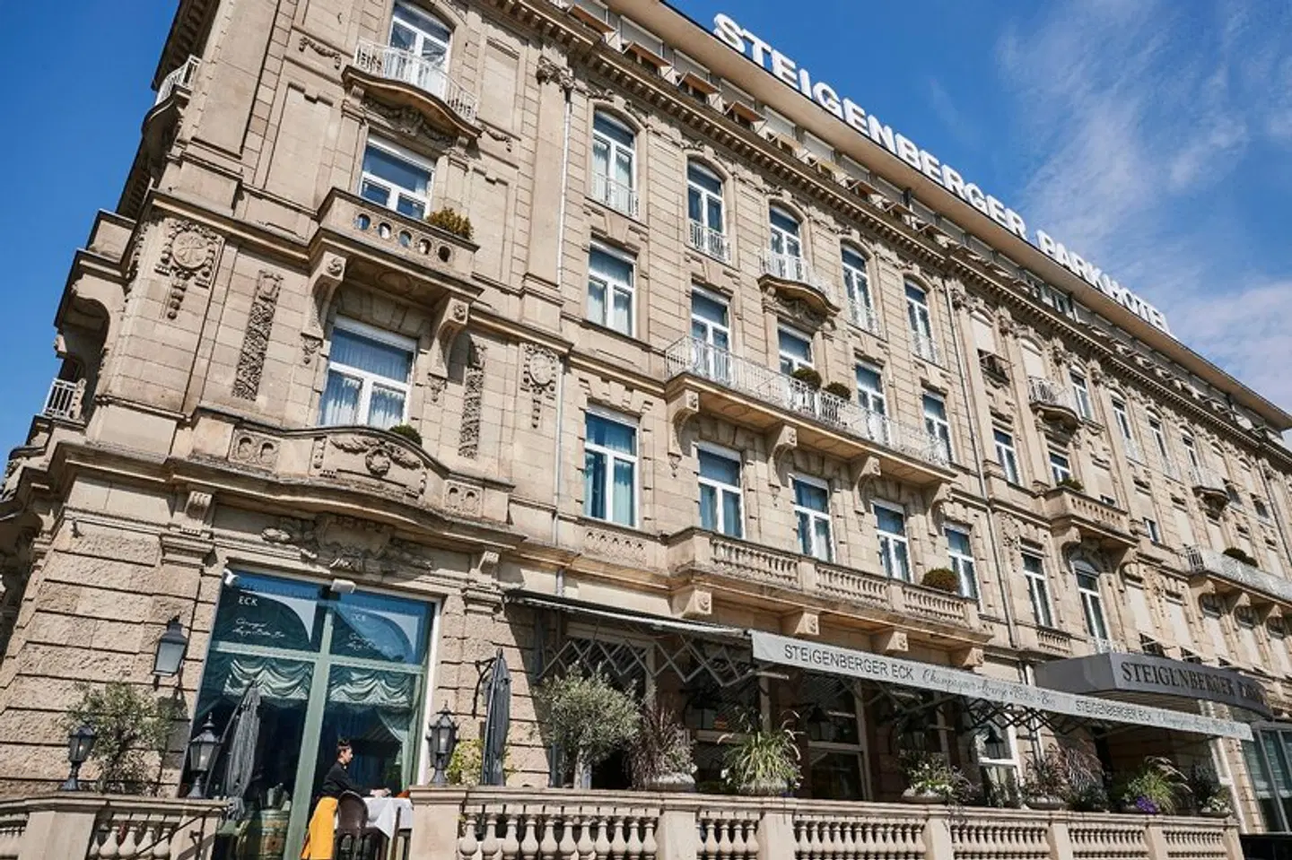 Steigenberger Icon Parkhotel EXTERIOR