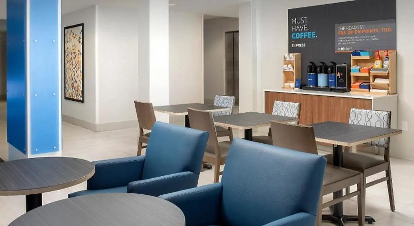 Holiday Inn Express Jacksonville Beach LOUNGE_LOBBY