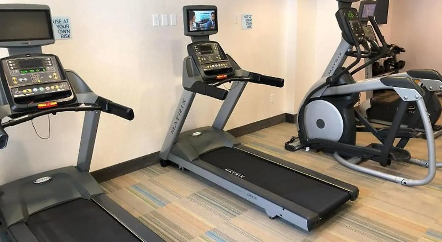 Holiday Inn Express Jacksonville Beach SPORTS_AND_LEISURE