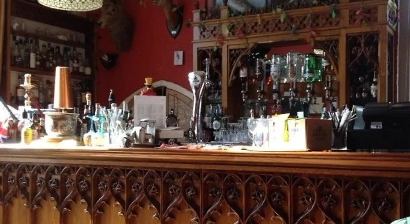 Chalk And Cheese Bar