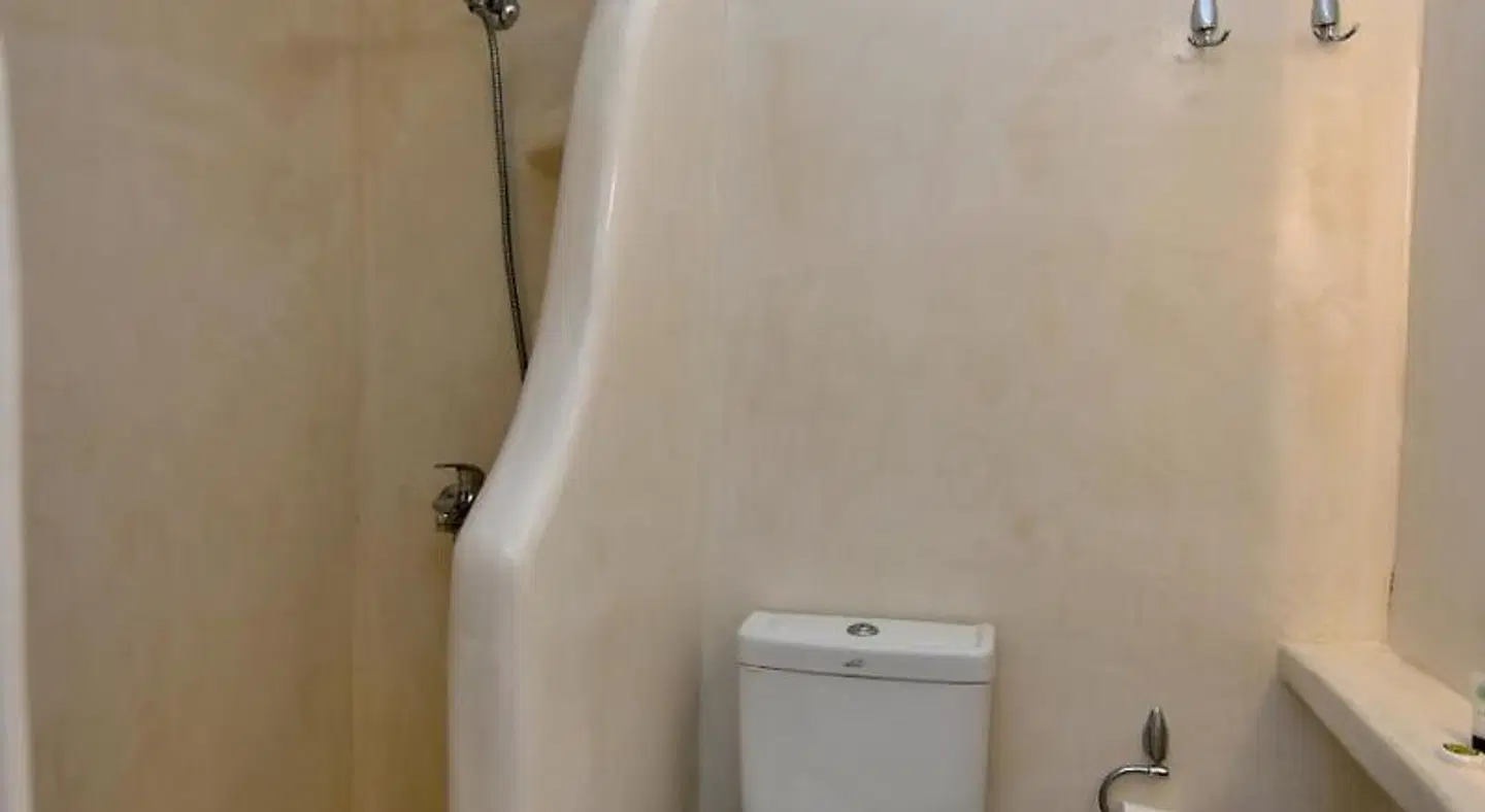 Tinos Peristerionas Badezimmer