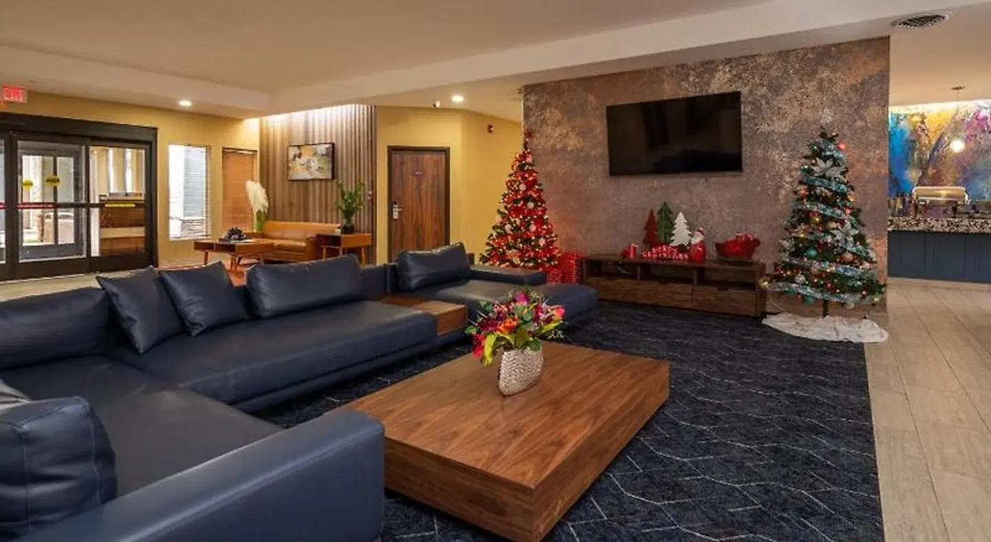 Endeavor Inn & Suites, Trademark Collection by Wyndham LOUNGE_LOBBY