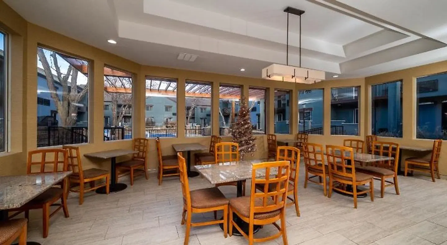 Endeavor Inn & Suites, Trademark Collection by Wyndham Restaurant