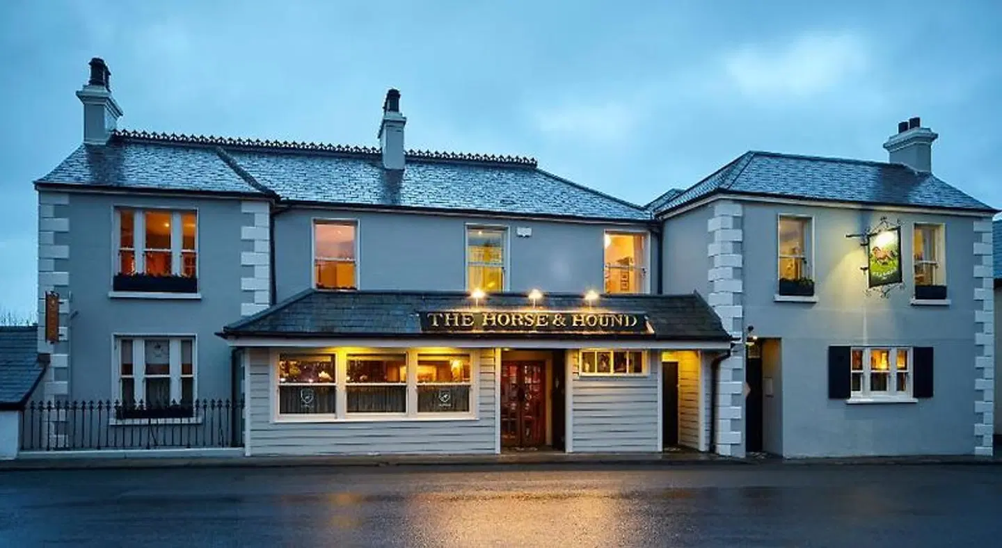 The Horse & Hound EXTERIOR