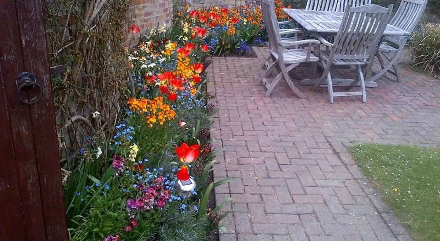 The Courtyard, Laurel Farm Terrasse