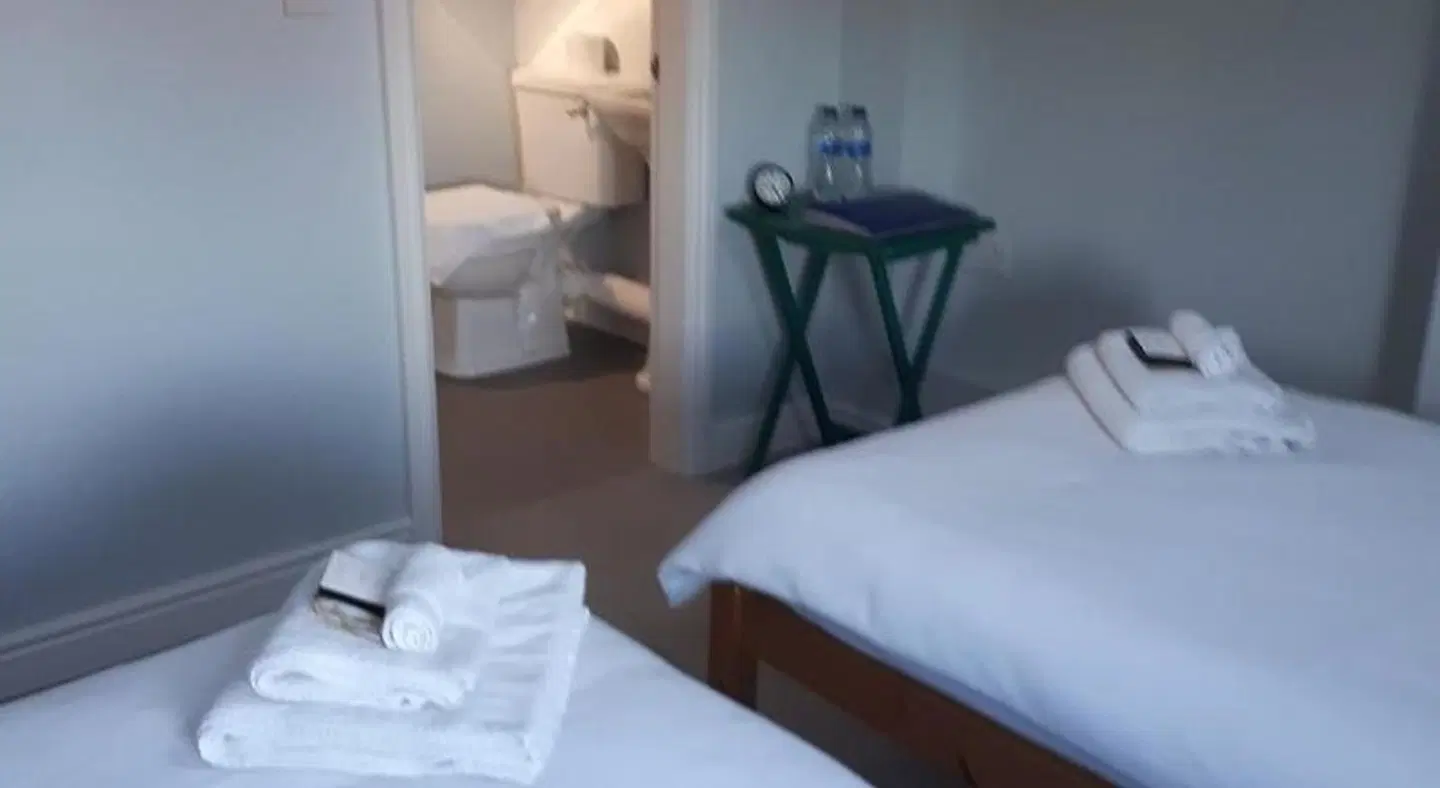 Field View B&B ROOM_EXAMPLE