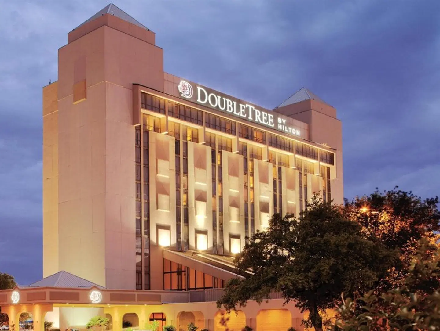 DoubleTree by Hilton Hotel Dallas - Richardson EXTERIOR