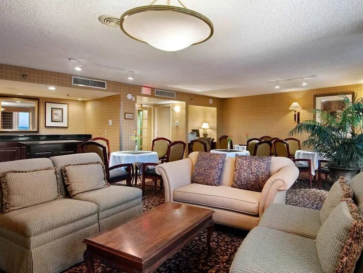 DoubleTree by Hilton Hotel Dallas - Richardson LOUNGE_LOBBY
