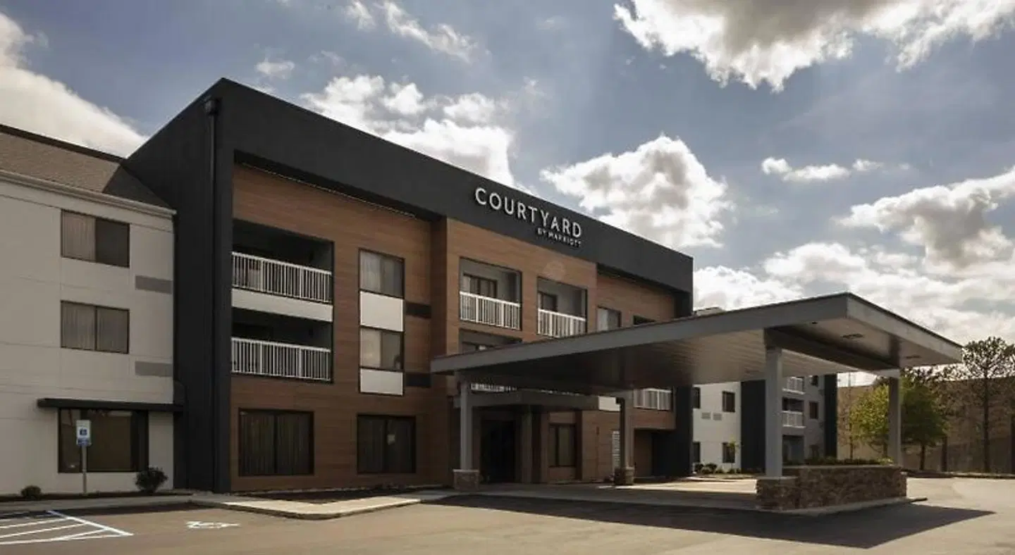 Courtyard by Marriott Indianapolis Northwest EXTERIOR