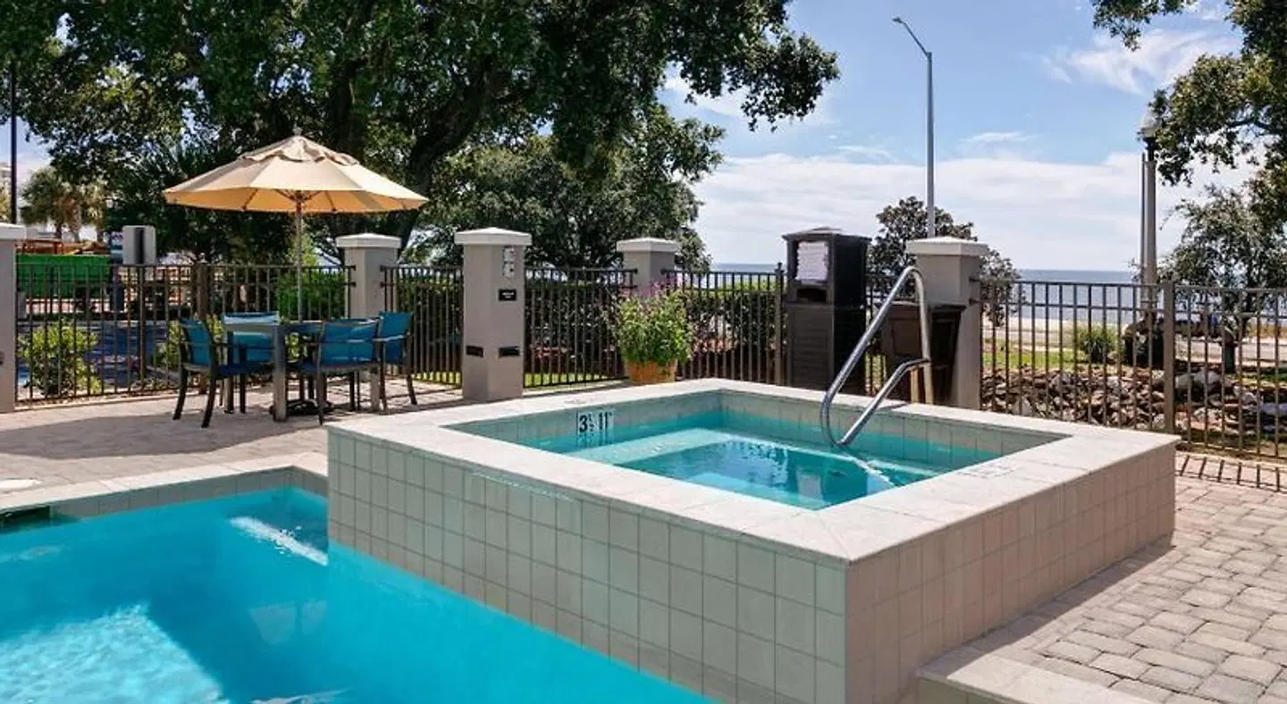 Hampton Inn Biloxi OUTDOOR_POOL
