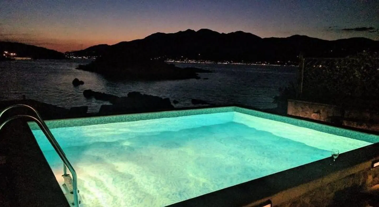 Apartments Kovinic OUTDOOR_POOL