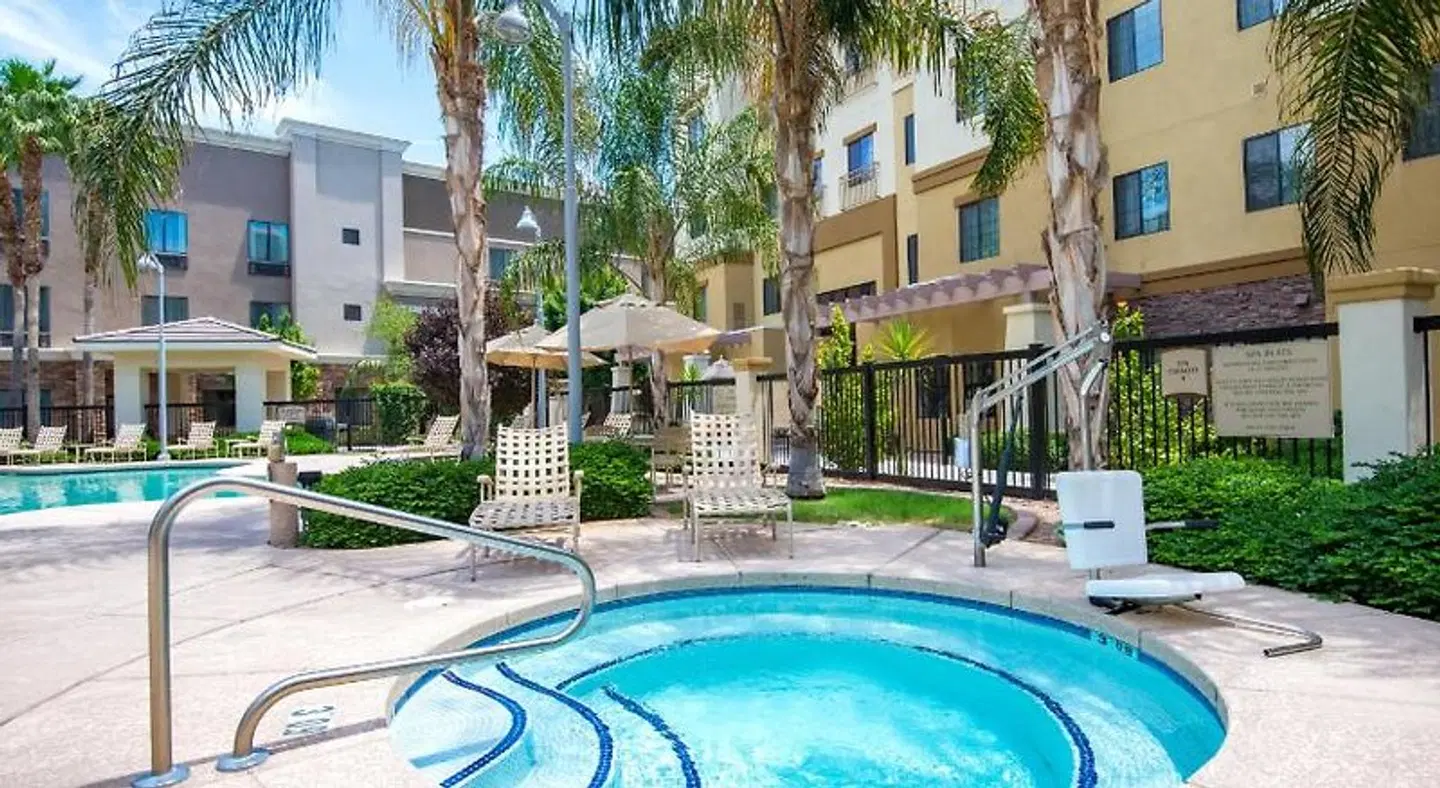 Holiday Inn Express & Suites Phoenix - Glendale Sports Dist by IHG HEALTH_BEAUTY