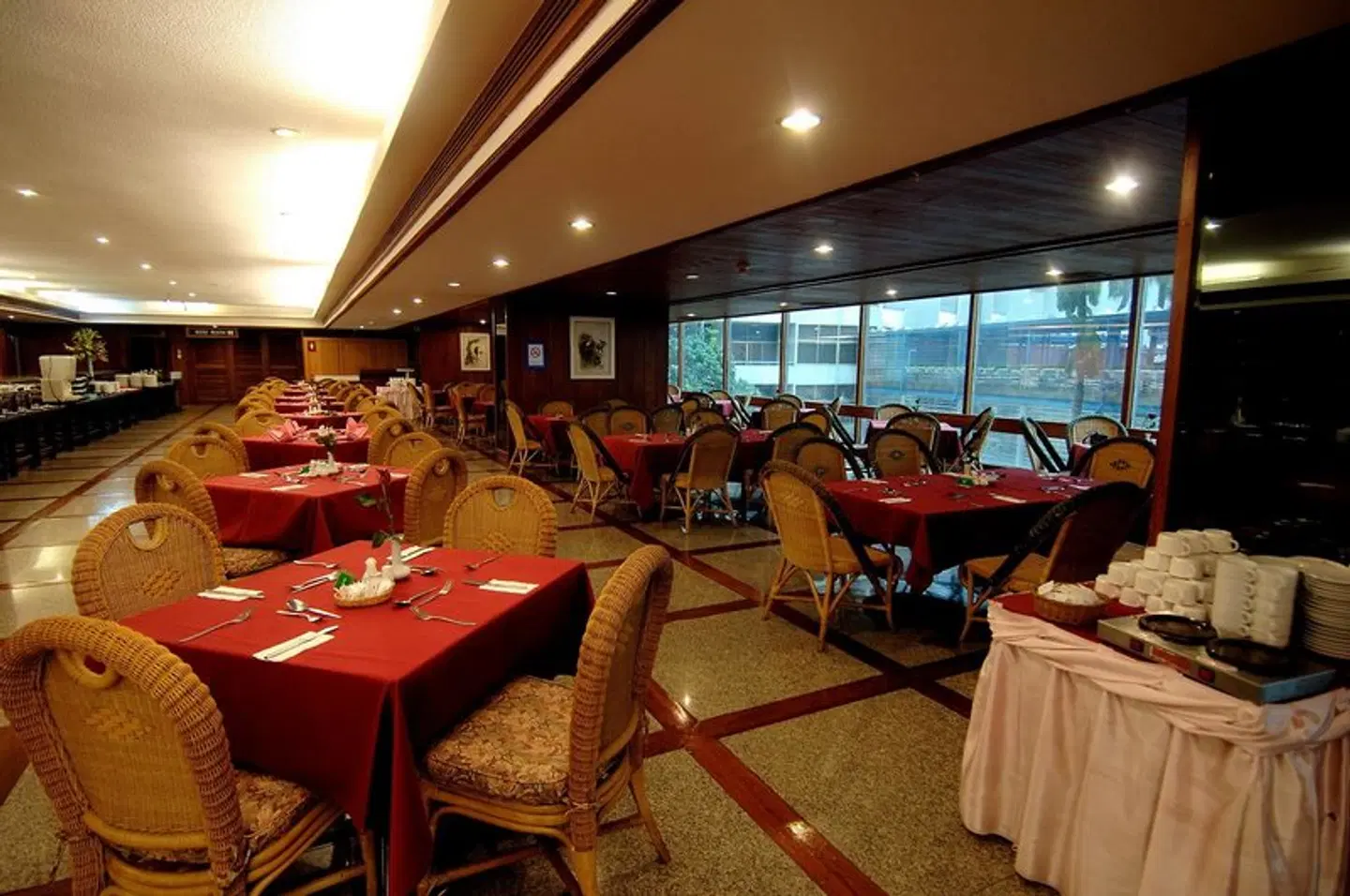 Ambassador City Jomtien - Marina Tower Wing Restaurant