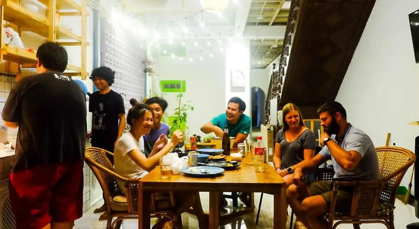Aekkeko hostel PEOPLE