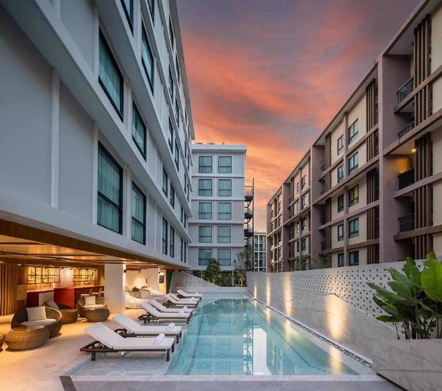 TRAVELODGE PHUKET TOWN EXTERIOR
