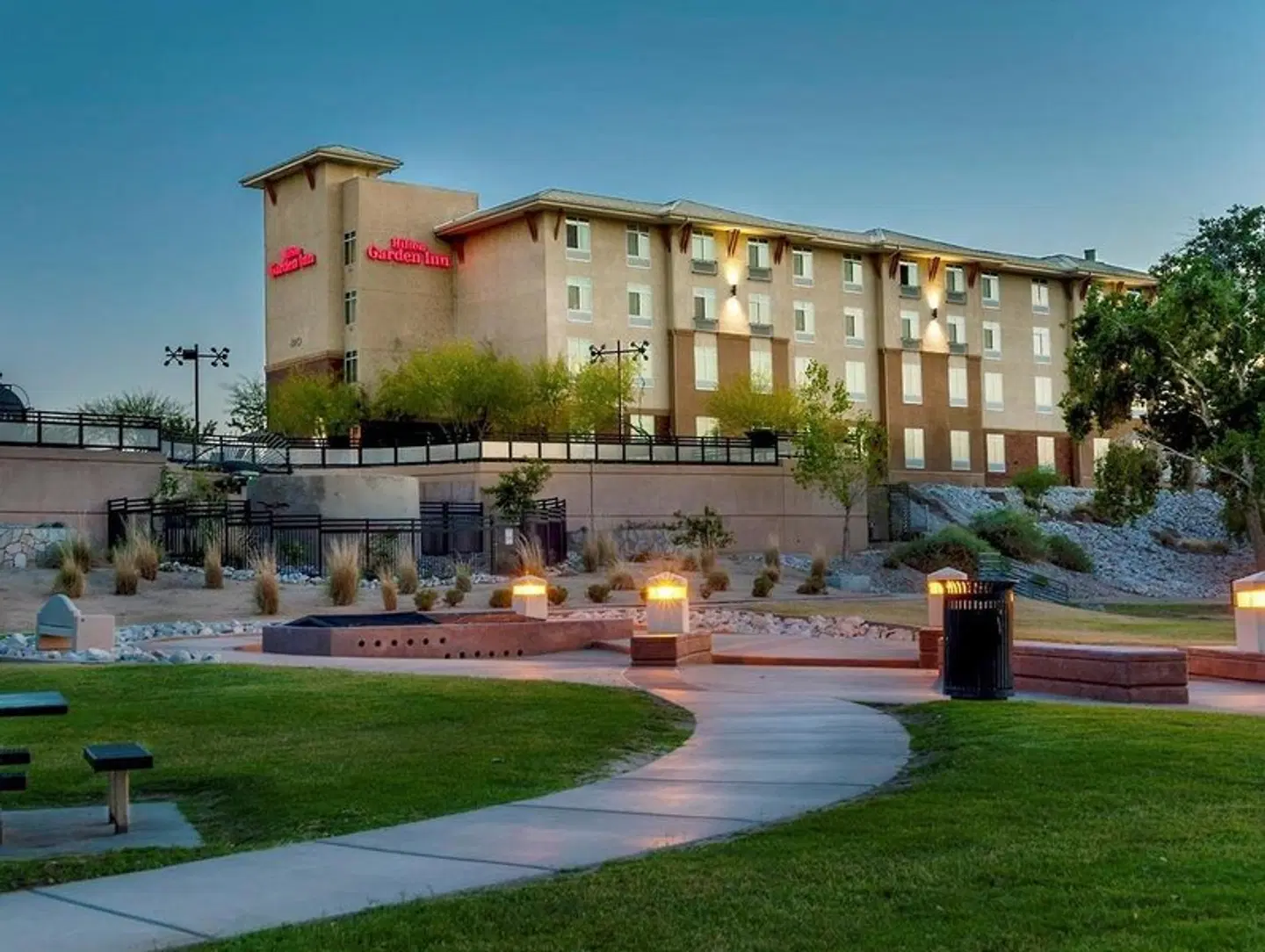 Hilton Garden Inn Yuma Pivot Point EXTERIOR