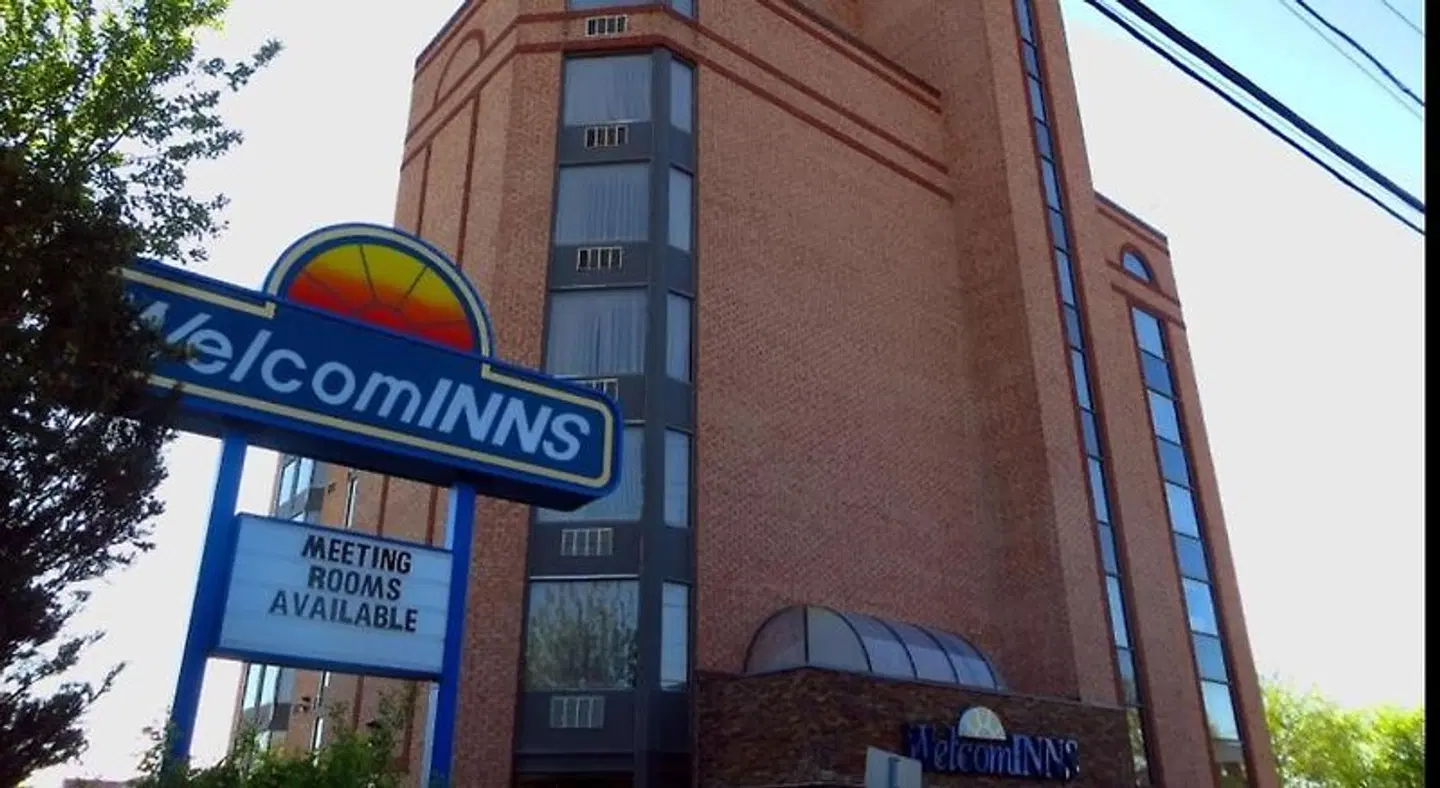 WelcomINNS Ottawa EXTERIOR