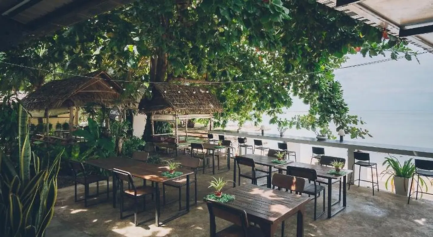 Chill Inn Beach Cafe & Hostel Restaurant