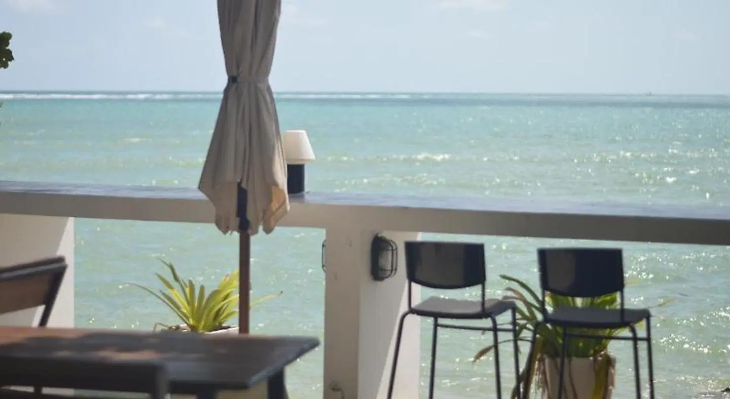 Chill Inn Beach Cafe & Hostel Terrasse