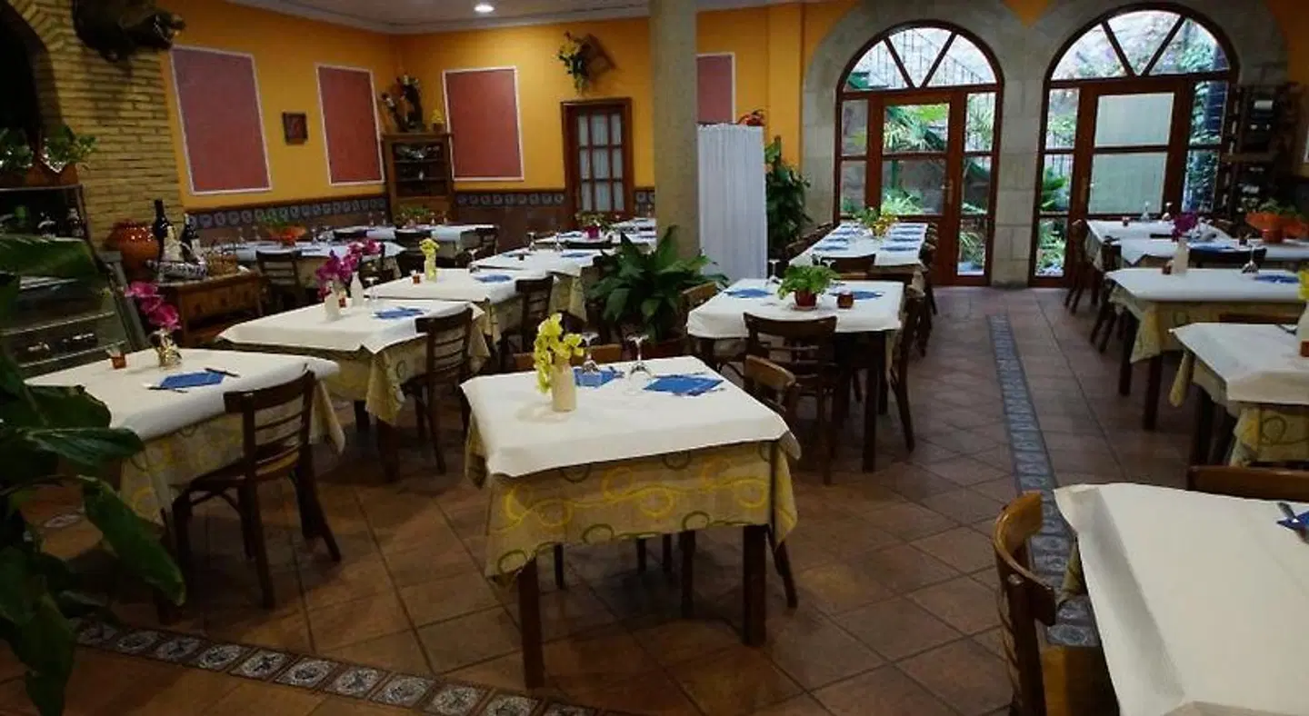 Hostal Restaurante El Surtidor Restaurant