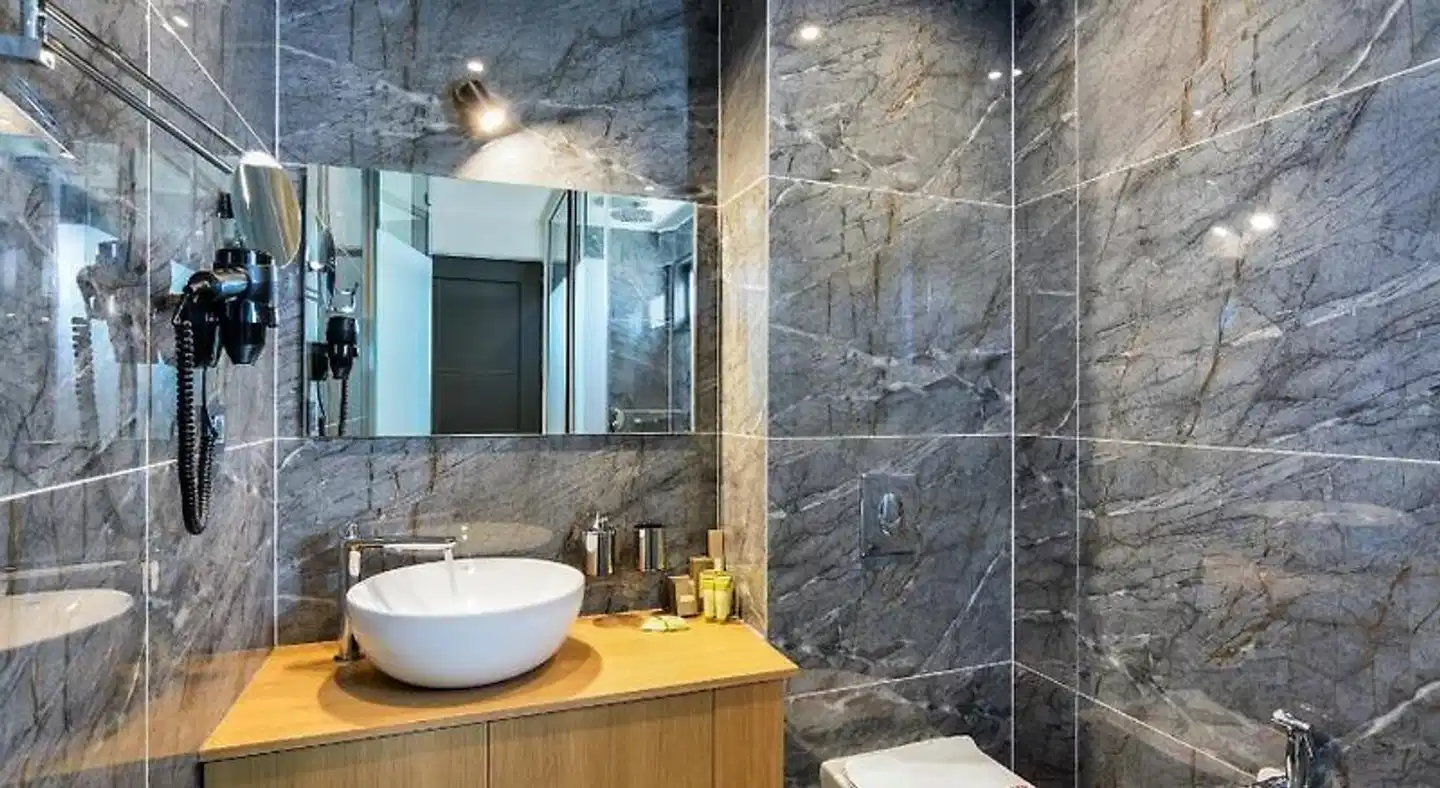 Elia Agia Marina Hotel Badezimmer