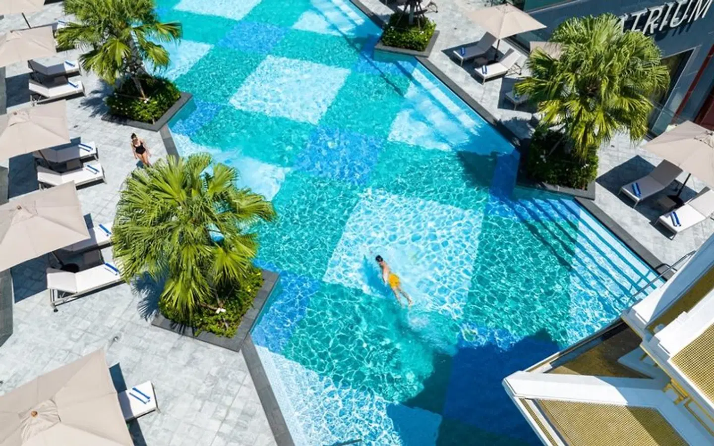Chatrium Grand Bangkok OUTDOOR_POOL