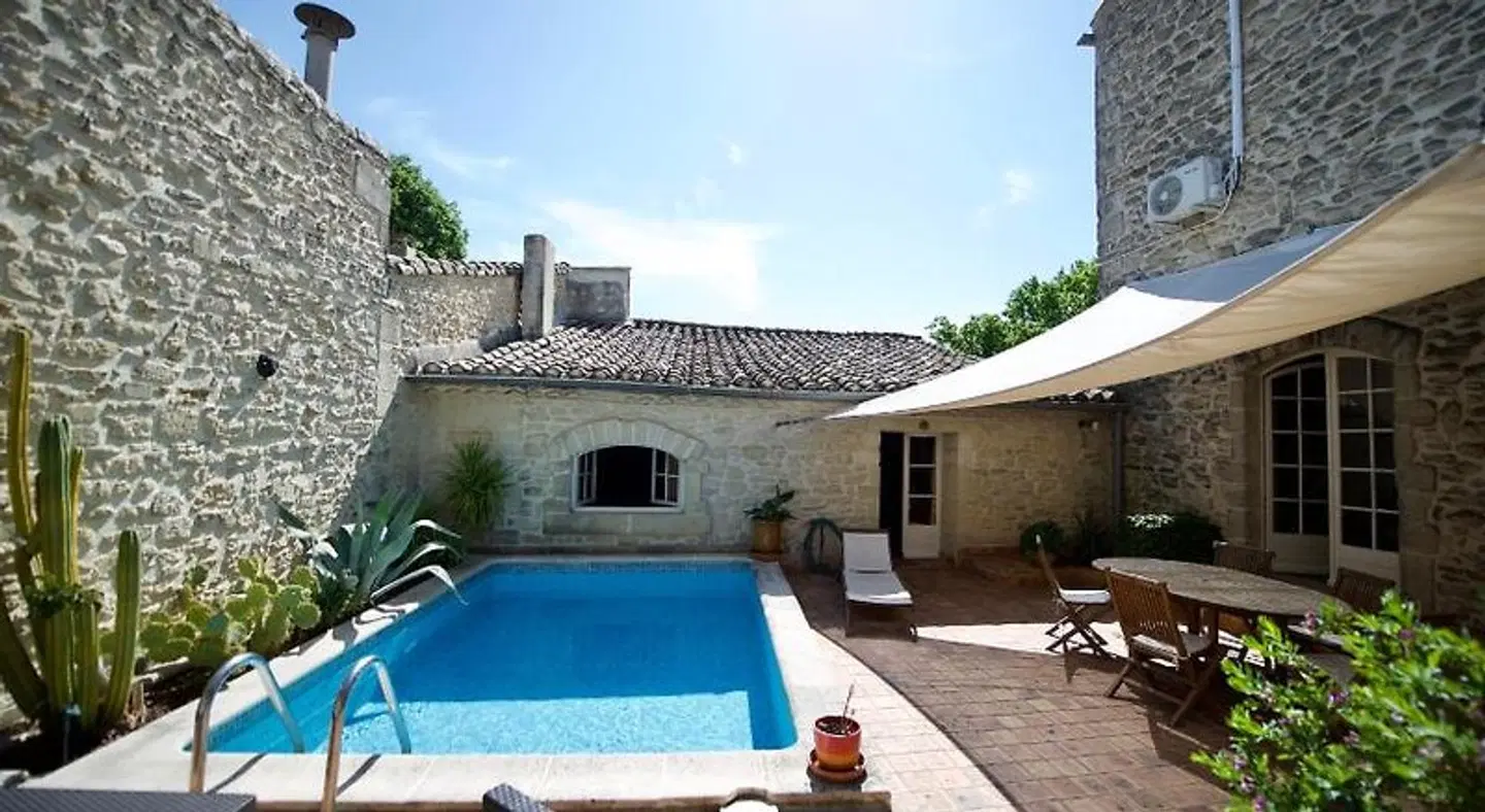 La Demeure EXTERIOR