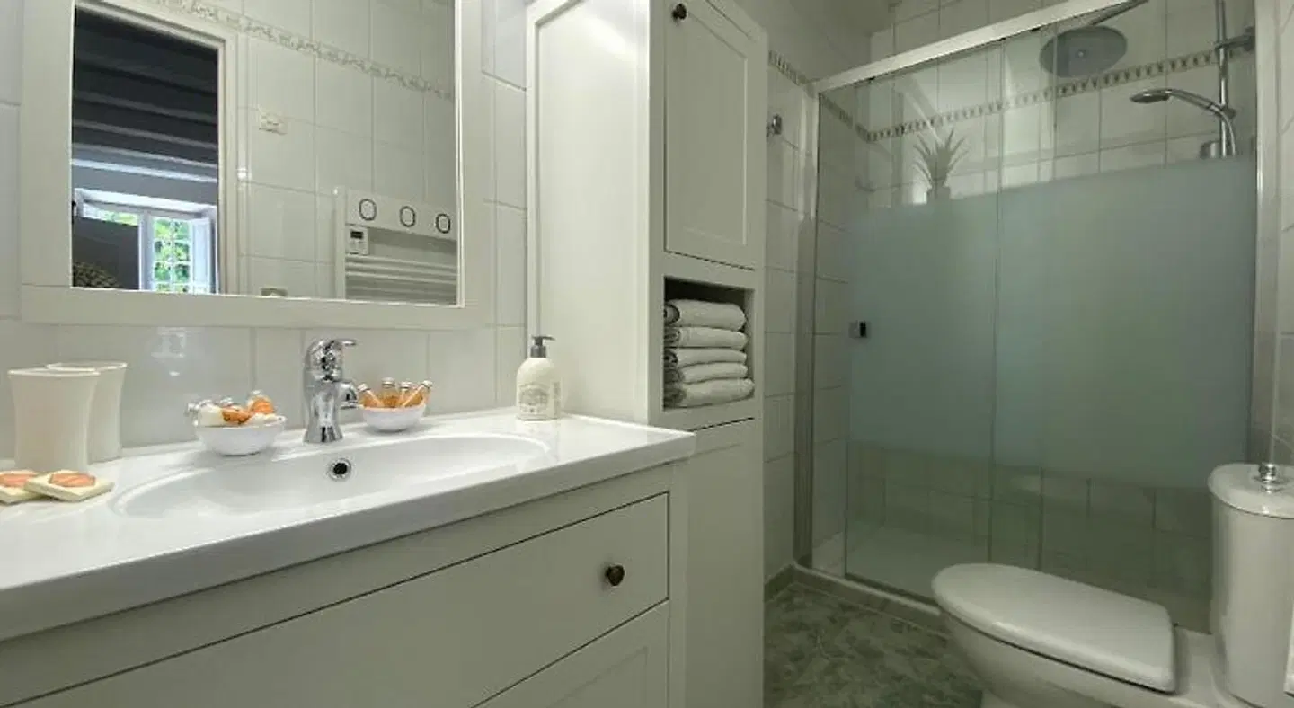 Le Petit Chateau De Sainte Colombe Badezimmer