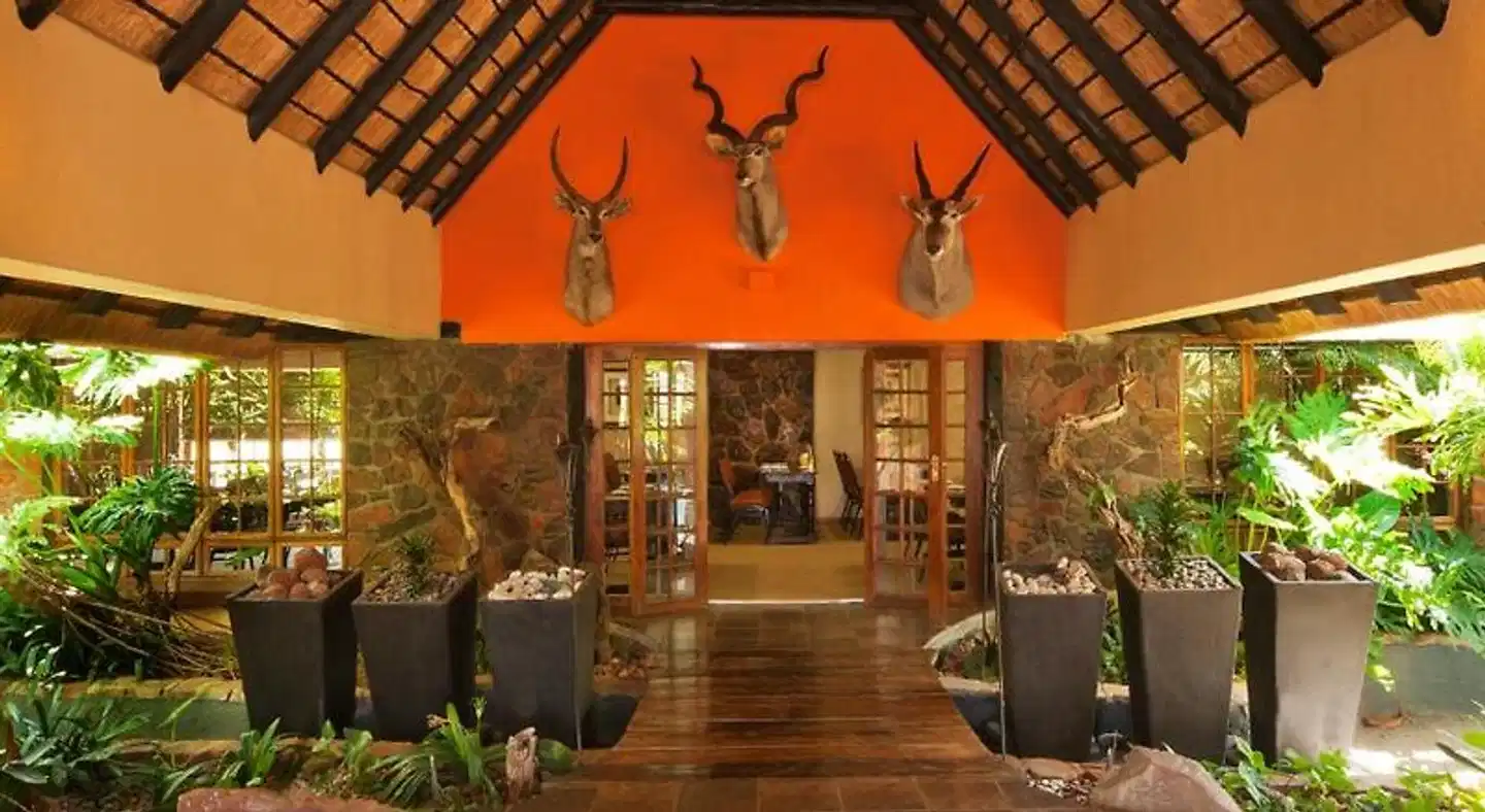 Hannah Game Lodge Lobby